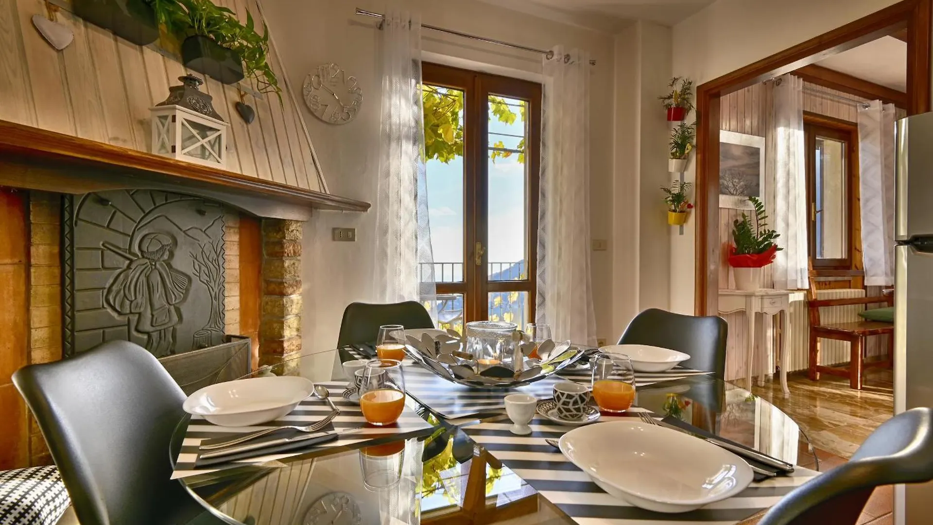 Apartamento Villa Ornella, La Terrazza - Theater Home Tignale Italia